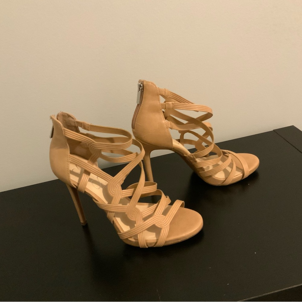 LOVIN’ HEELS BY JESSICA SIMPSON